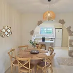 Ambrosia Townhouse By Staycom * Пафос